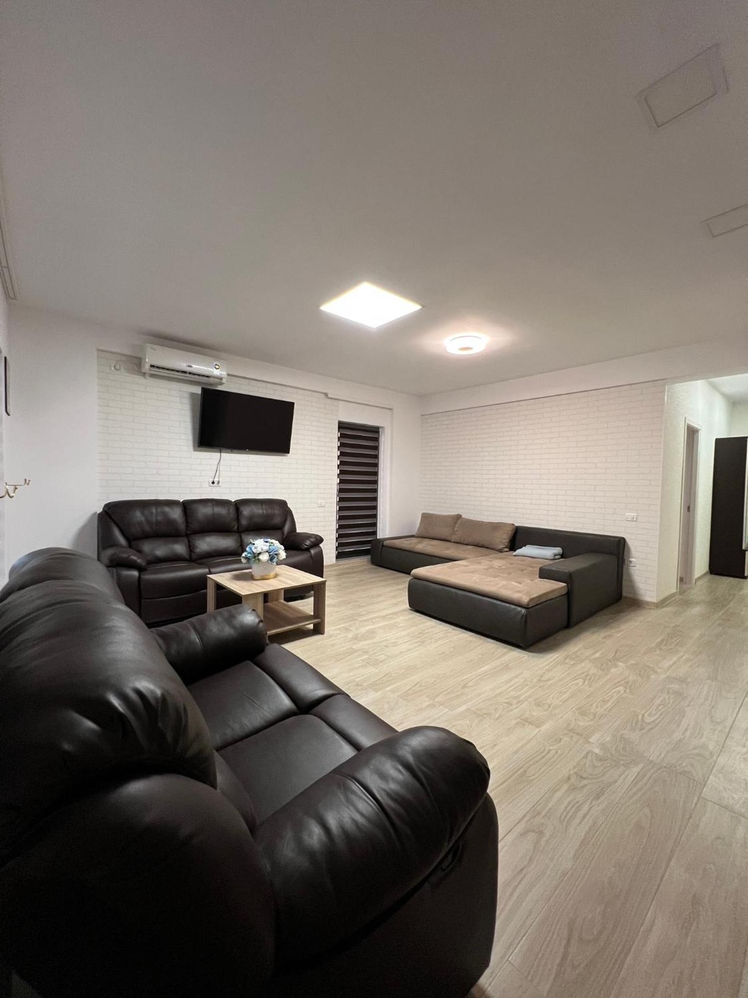 Aniversarium Grand Apartment Navodari Luaran gambar